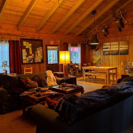 The Red Rooster Lodge Coulterville Bagian luar foto