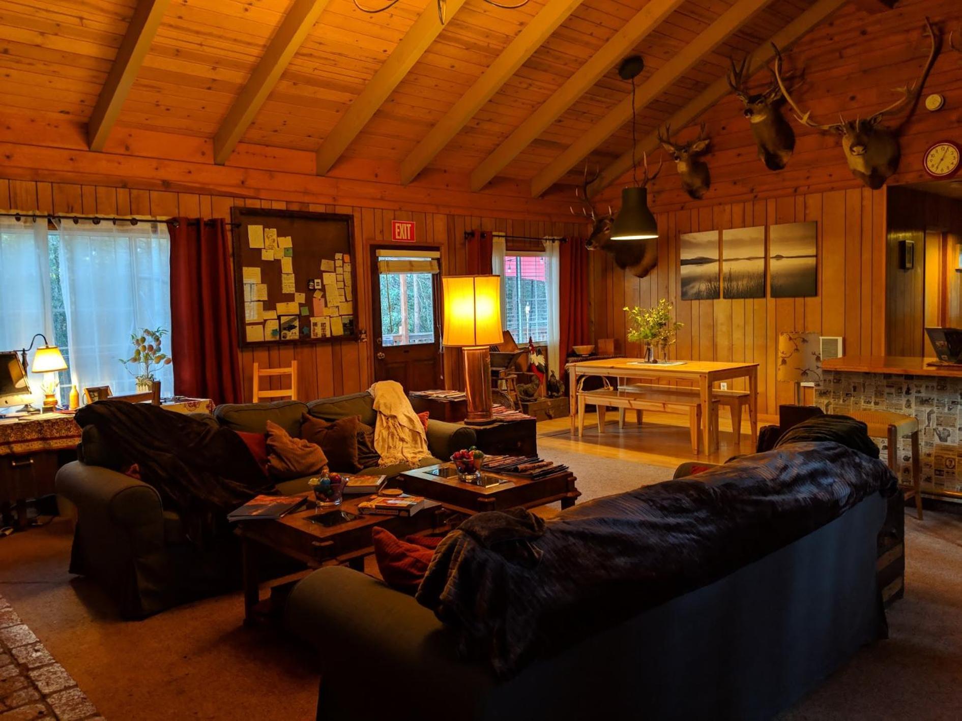 The Red Rooster Lodge Coulterville Bagian luar foto